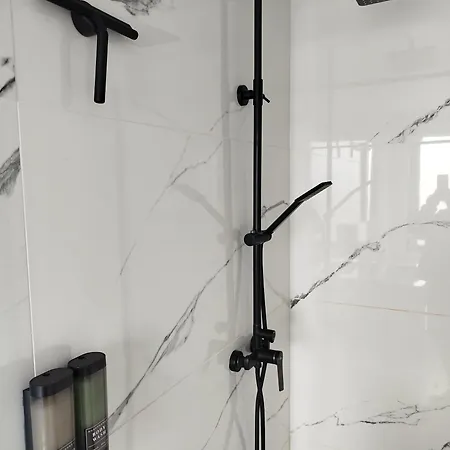 לינה וארוחת בוקר Barotel - Bed & Dinner